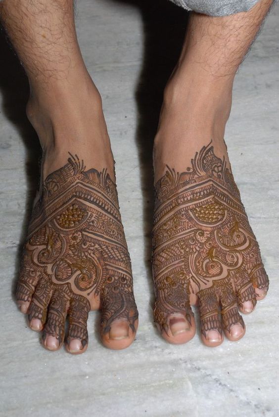 Dulha Mehndi Design for Foot